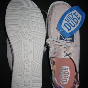 Hey Dude Women's Wendy Youth size 5/Eur 37/Silver & Pink Sparkle NEW rainbow
